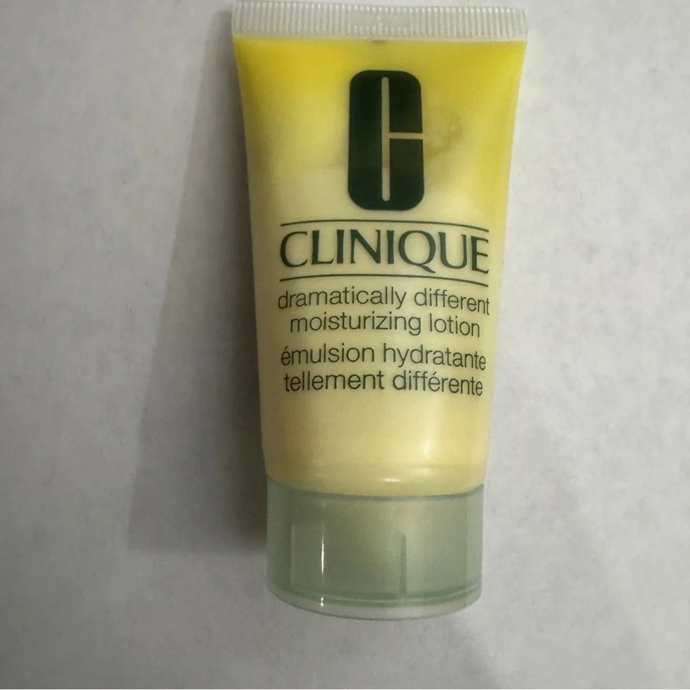 Clinique Dramatically Different Moisturizing Lotion 1 OZ